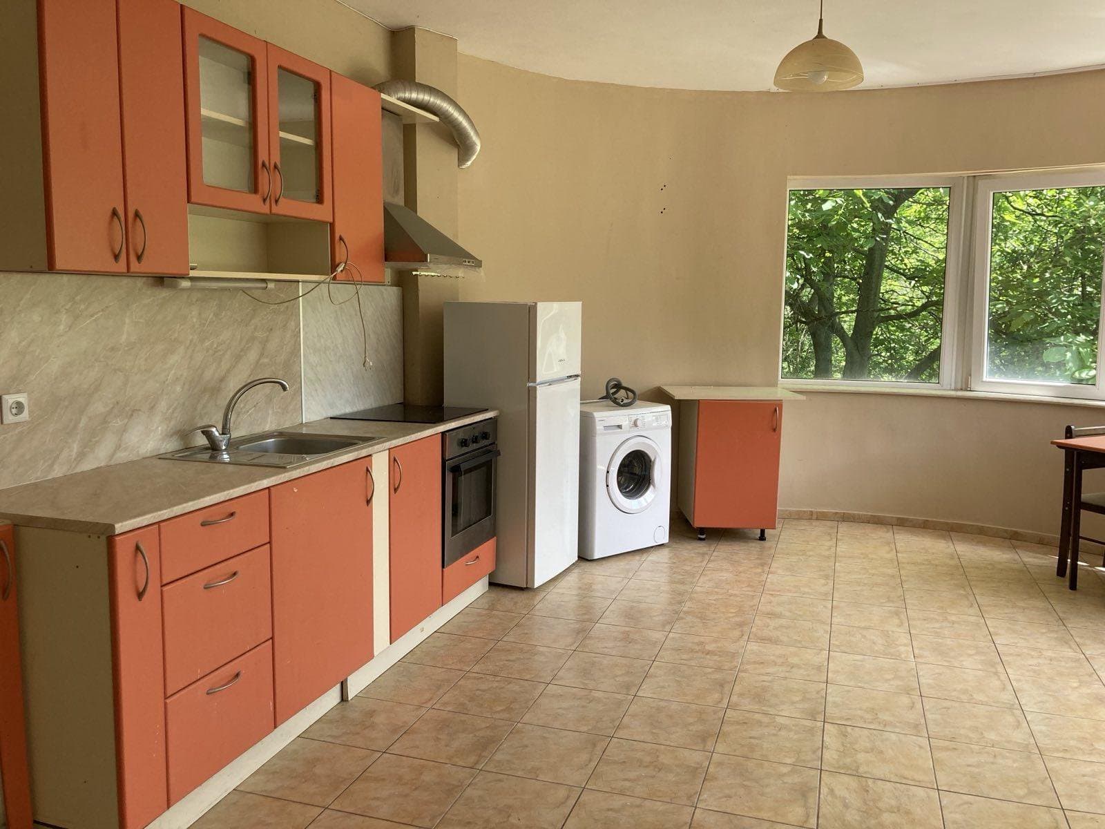 Multi-room, 110 m², Photo 1