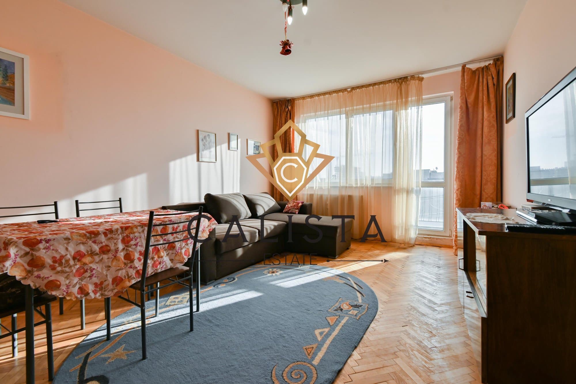 Three-room, 83 m², Photo 1