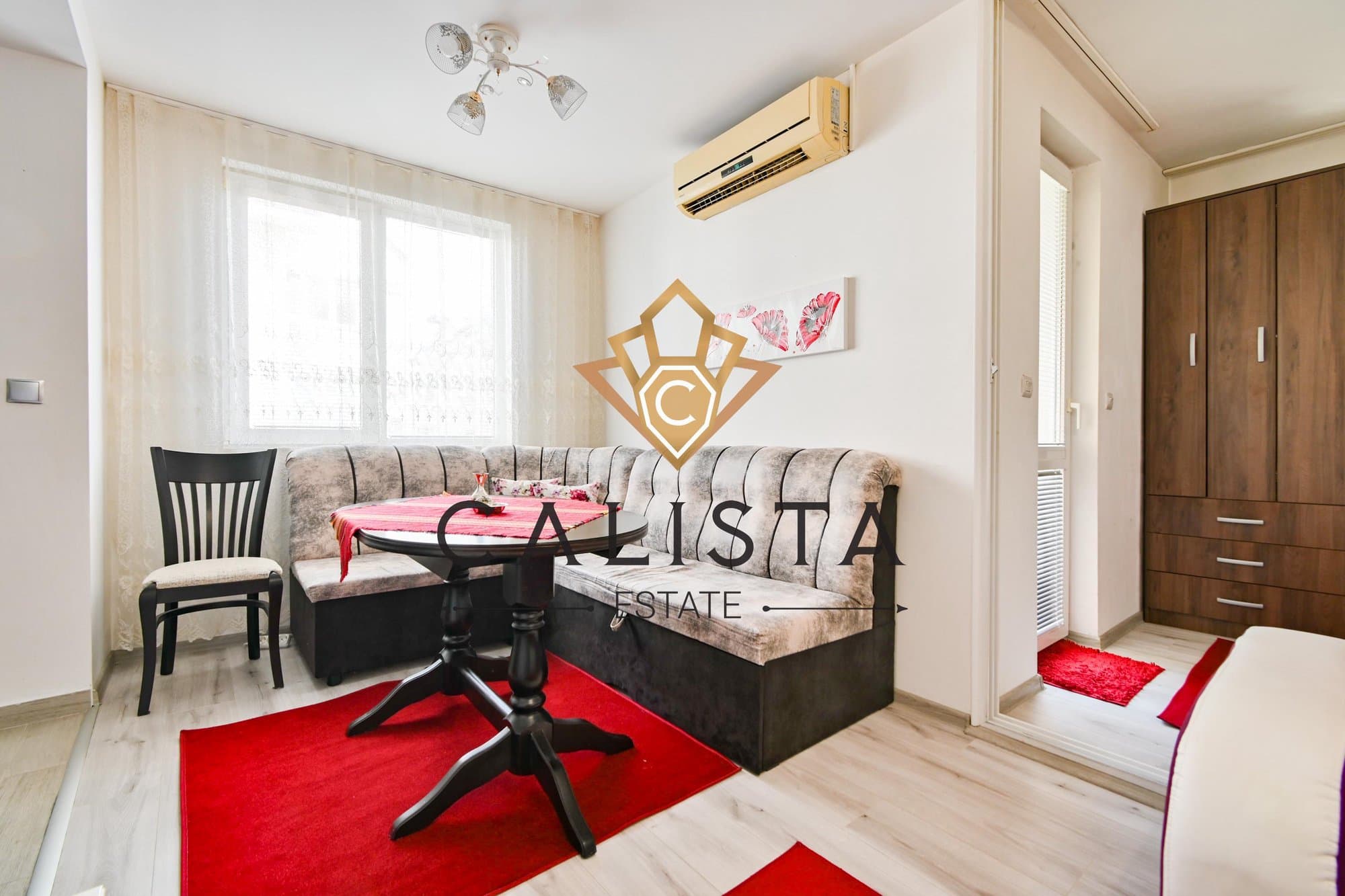 Three-room, 67 m², Photo 1