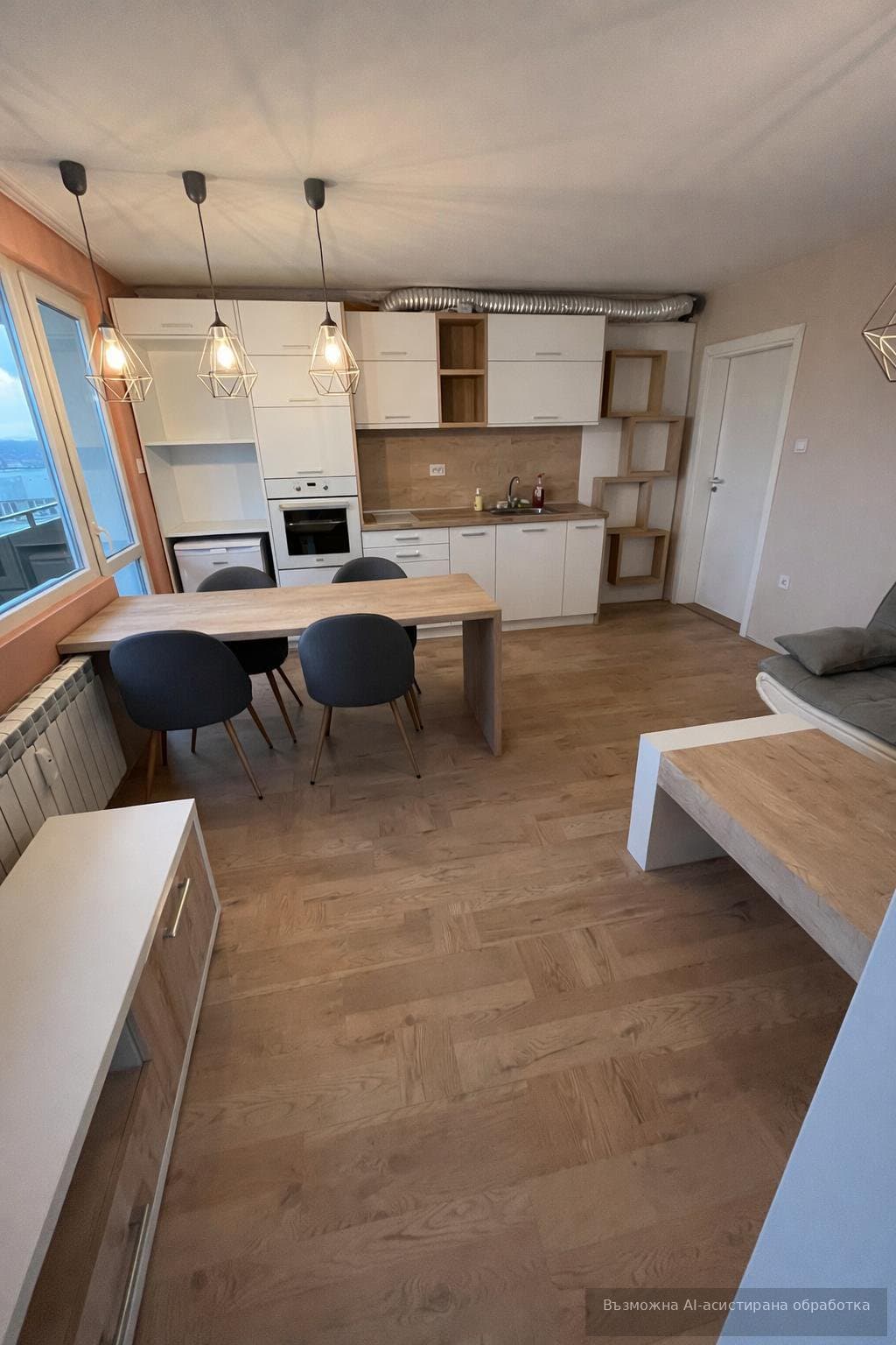 Тристаен, 80 м², Снимка 1